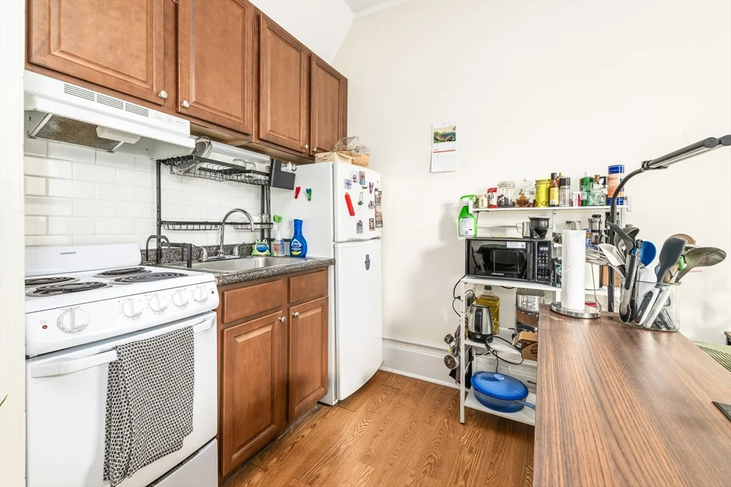 1 bed, 1 bath apartment for rent at 9 Buswell St Unit 3R, Fenway — photo 6 of 10