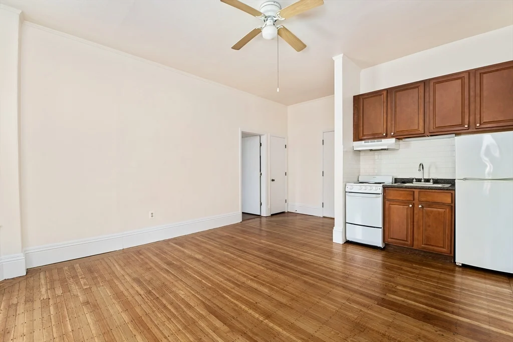 1 bed, 1 bath apartment for rent at 9 Buswell Stret Unit 2R, Fenway — photo 8 of 15