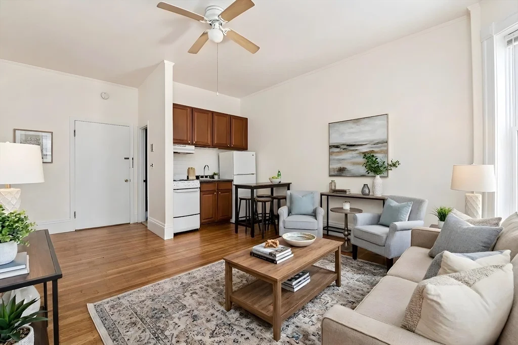 1 bed, 1 bath apartment for rent at 9 Buswell Stret Unit 2R, Fenway — photo 2 of 15