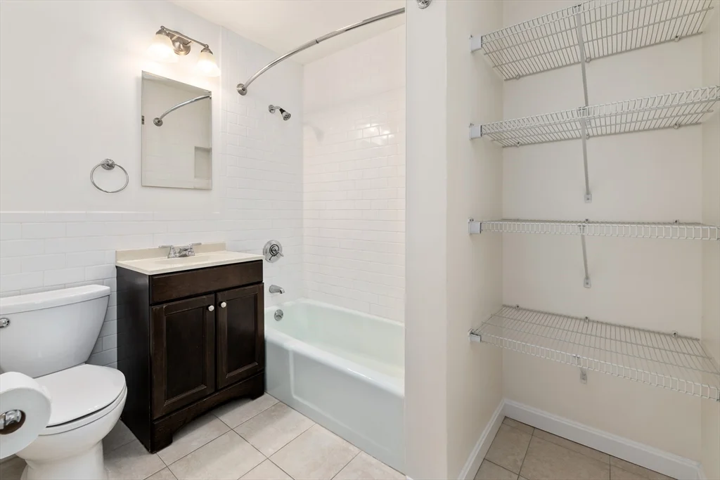 1 bed, 1 bath apartment for rent at 9 Buswell Stret Unit 2R, Fenway — photo 14 of 15