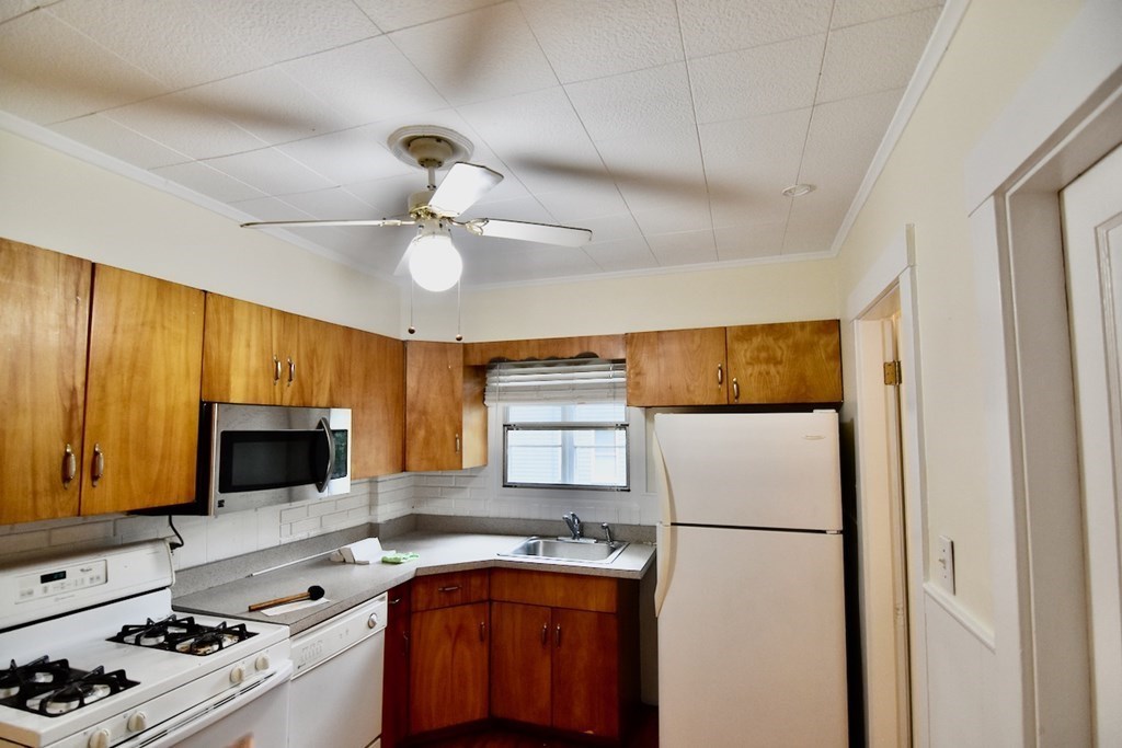 2 bed, 1 bath apartment for rent at 9 Castle Rock St Unit 9, Dorchester — photo 14 of 15