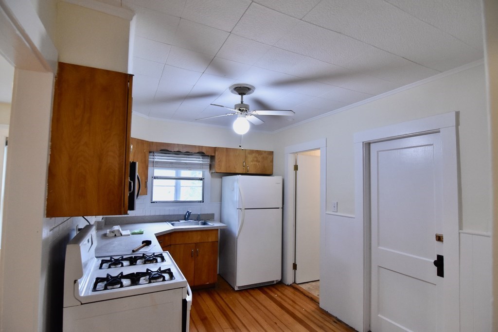 2 bed, 1 bath apartment for rent at 9 Castle Rock St Unit 9, Dorchester — photo 12 of 15