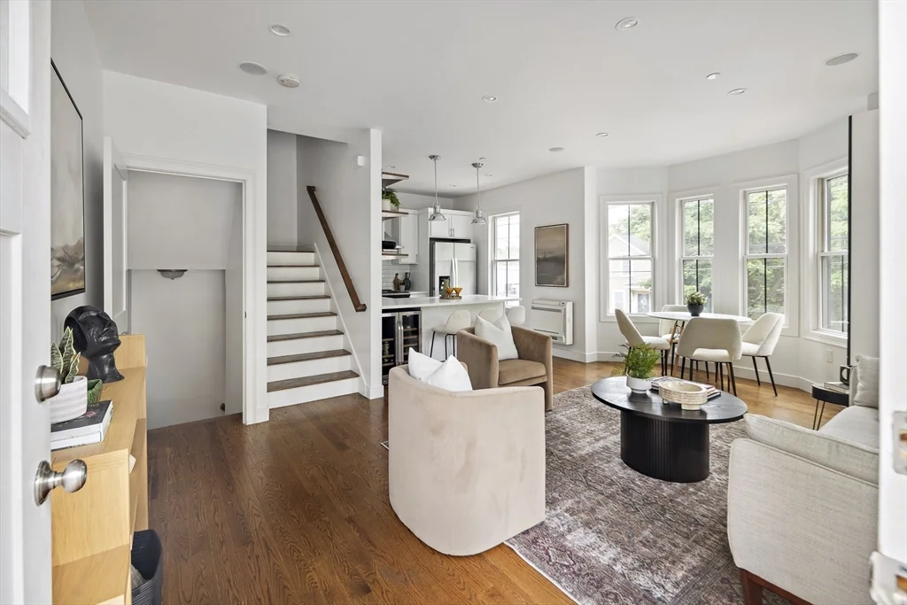 4 bed, 2 bath apartment for rent at 9 Cedar St Unit 1, Roxbury — photo 3 of 25