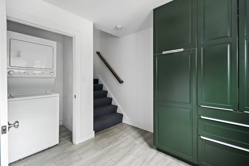 4 bed, 2 bath apartment for rent at 9 Cedar St Unit 1, Roxbury — photo 9 of 25