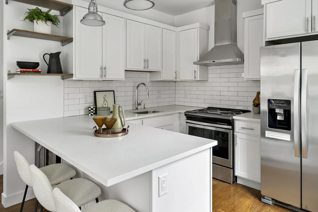 4 bed, 2 bath apartment for rent at 9 Cedar St Unit 1, Roxbury — photo 6 of 25