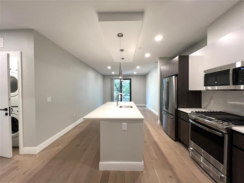 2 bed, 1 bath apartment for rent at 9 Central St Unit 111, Spring Hill — photo 3 of 26