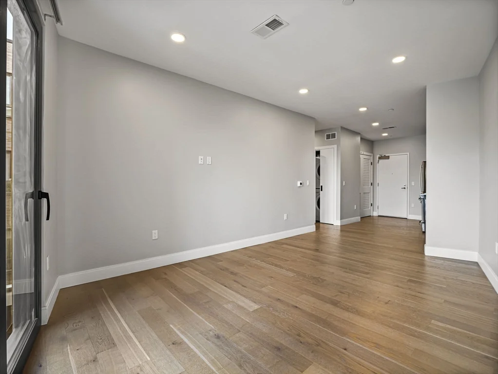 1 bed, 1 bath apartment for rent at 9 Central St Unit 305, Spring Hill — photo 6 of 23
