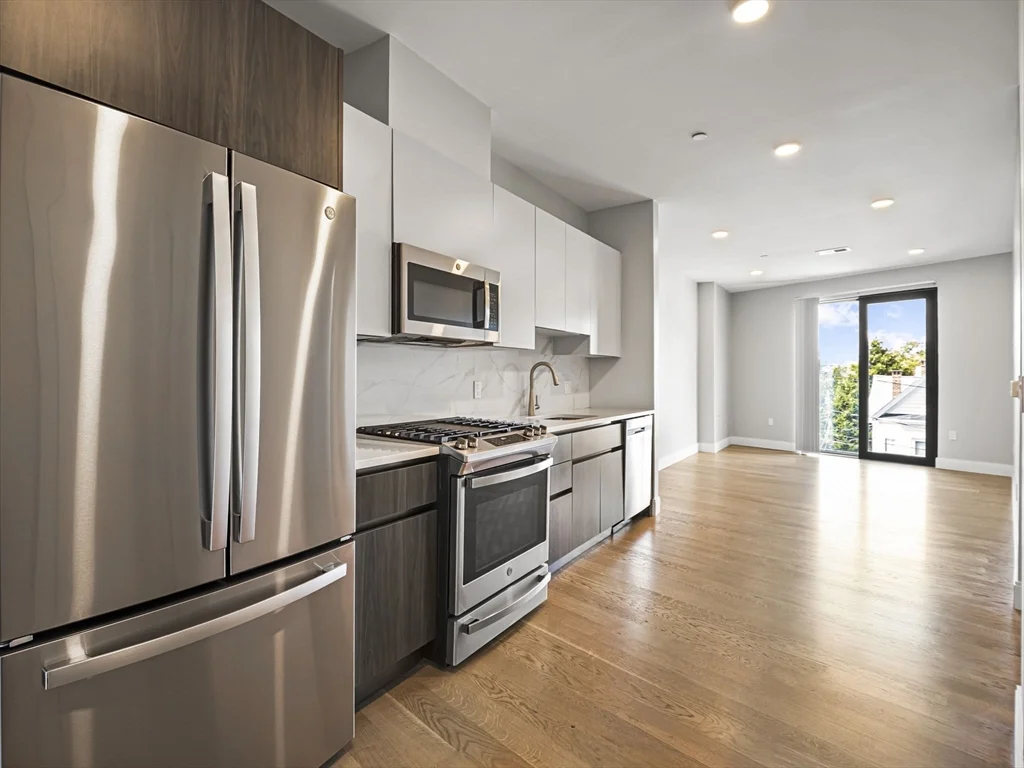 1 bed, 1 bath apartment for rent at 9 Central St Unit 307, Spring Hill — photo 3 of 32