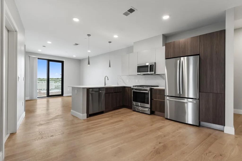 2 bed, 2 bath apartment for rent at 9 Central St Unit 408, Spring Hill — photo 1 of 10