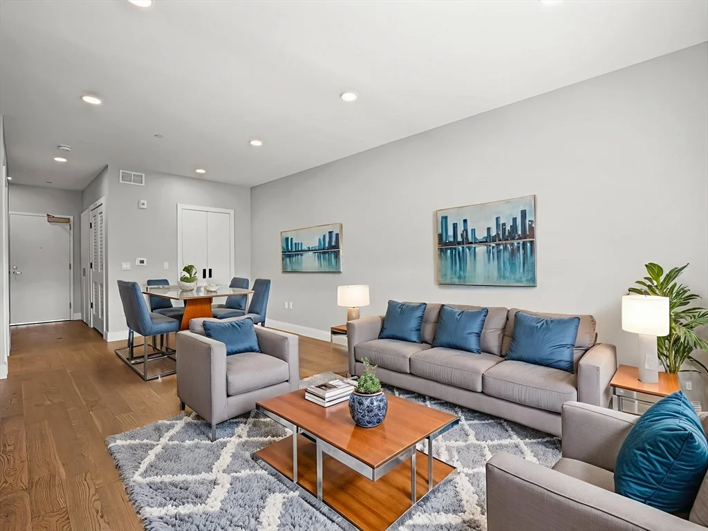 Studio bed, 1 bath apartment for rent at 9 Central St Unit 409, Spring Hill — photo 1 of 14