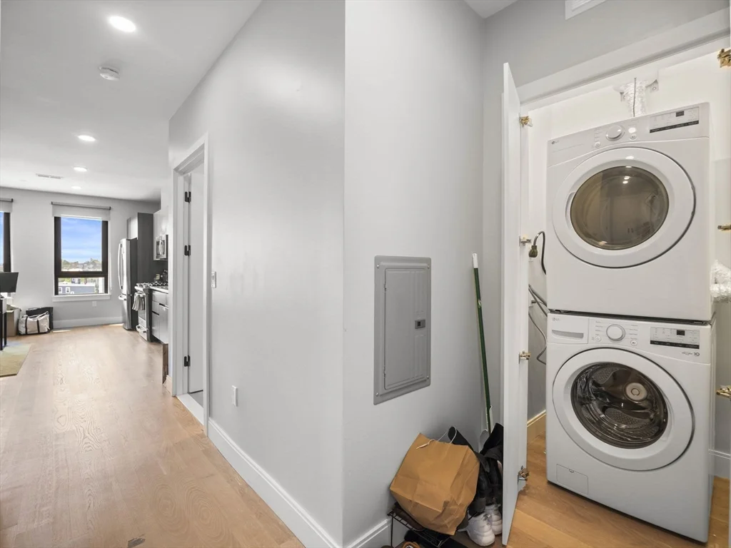 Studio bed, 1 bath apartment for rent at 9 Central St Unit 409, Spring Hill — photo 9 of 14