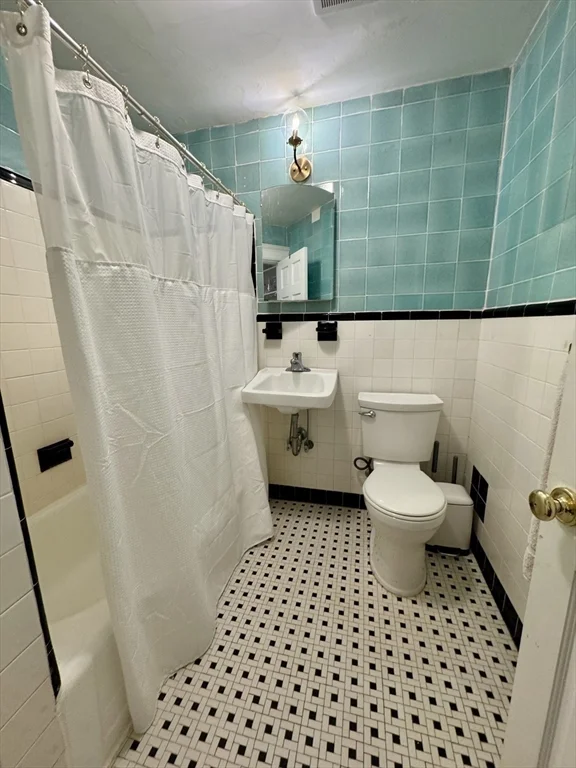 Studio bed, 1 bath apartment for rent at 9 Champney Pl Unit 1, Beacon Hill — photo 4 of 8