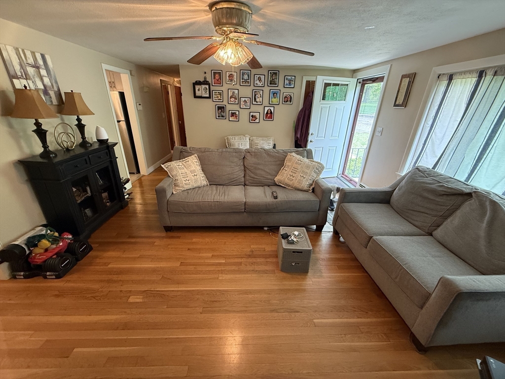 3 bed, 2 bath apartment for rent at 9 Charity Ln, Dedham — photo 6 of 17