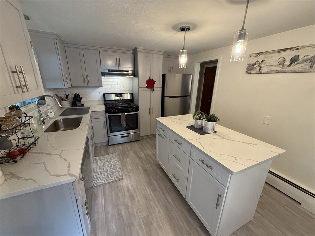 3 bed, 2 bath apartment for rent at 9 Charity Ln, Dedham — photo 4 of 17