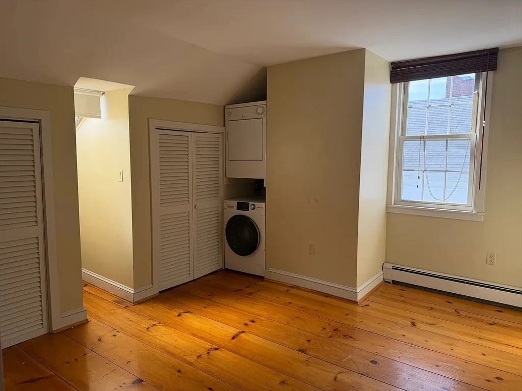 2 bed, 1 bath apartment for rent at 9 Charles St Unit 2, Newburyport — photo 15 of 16