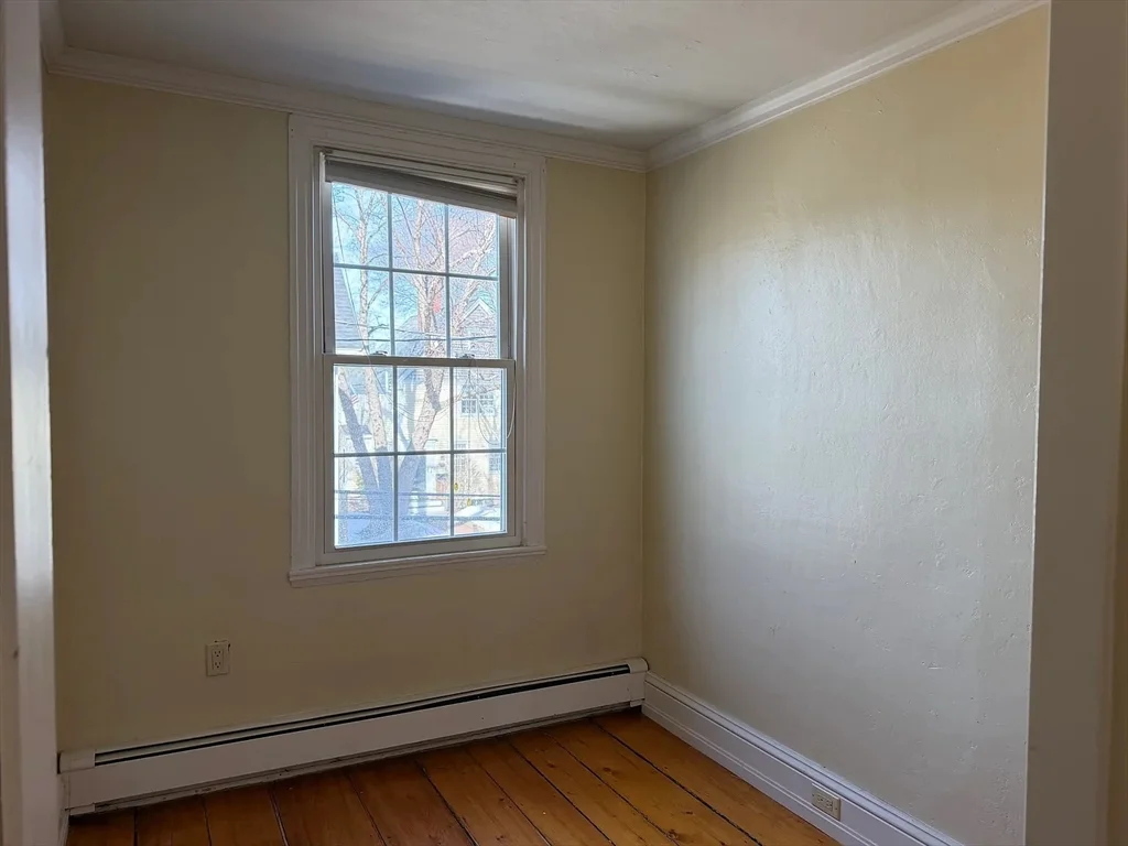 2 bed, 1 bath apartment for rent at 9 Charles St Unit 2, Newburyport — photo 8 of 16