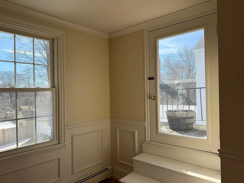 2 bed, 1 bath apartment for rent at 9 Charles St Unit 2, Newburyport — photo 6 of 16