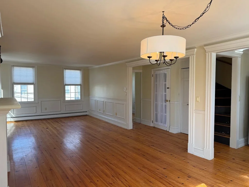 2 bed, 1 bath apartment for rent at 9 Charles St Unit 2, Newburyport — photo 3 of 16