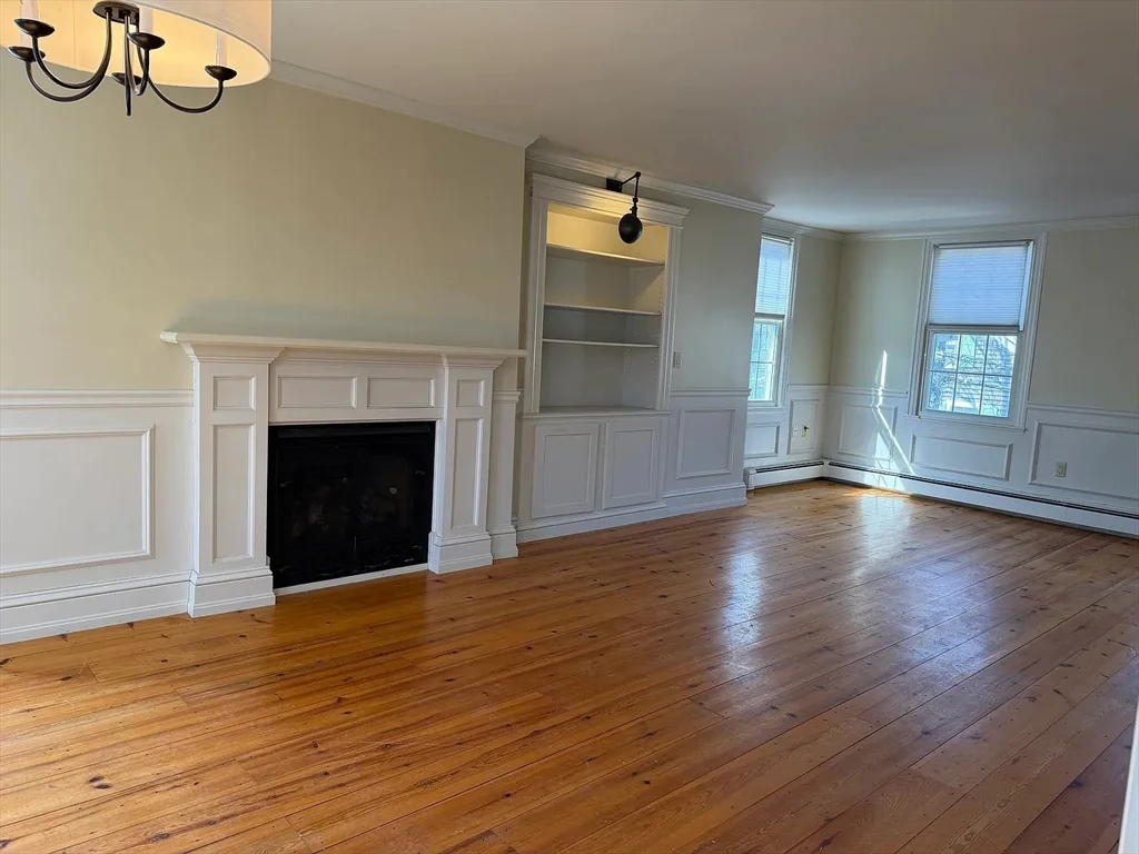 2 bed, 1 bath apartment for rent at 9 Charles St Unit 2, Newburyport — photo 4 of 16