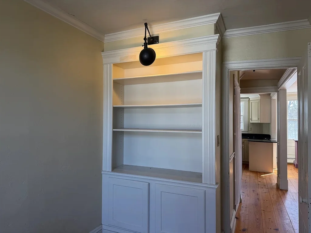 2 bed, 1 bath apartment for rent at 9 Charles St Unit 2, Newburyport — photo 9 of 16