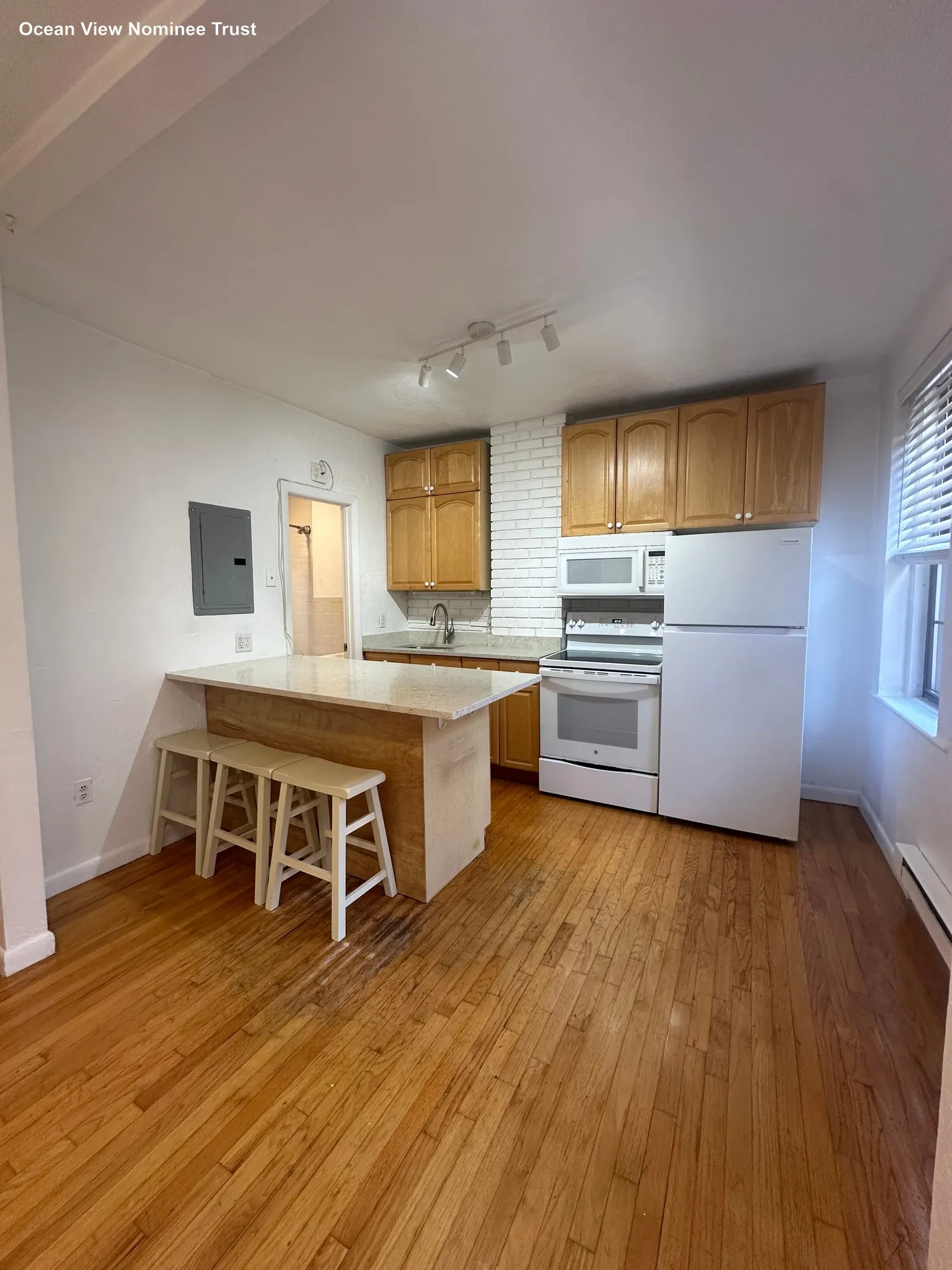 2 bed, 1 bath apartment for rent at 9 Charter St Unit 2F, North End