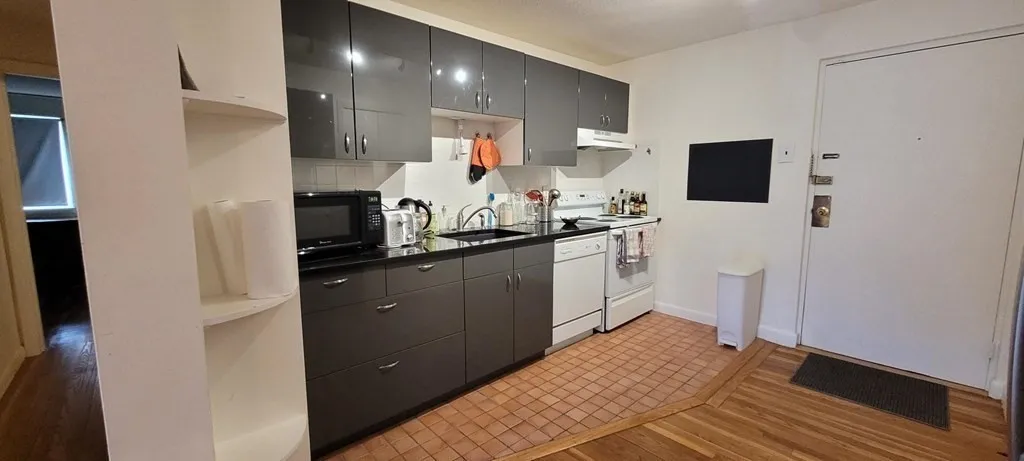 2 bed, 1 bath apartment for rent at 9 Chauncy St Unit 43, Harvard Square — photo 3 of 6