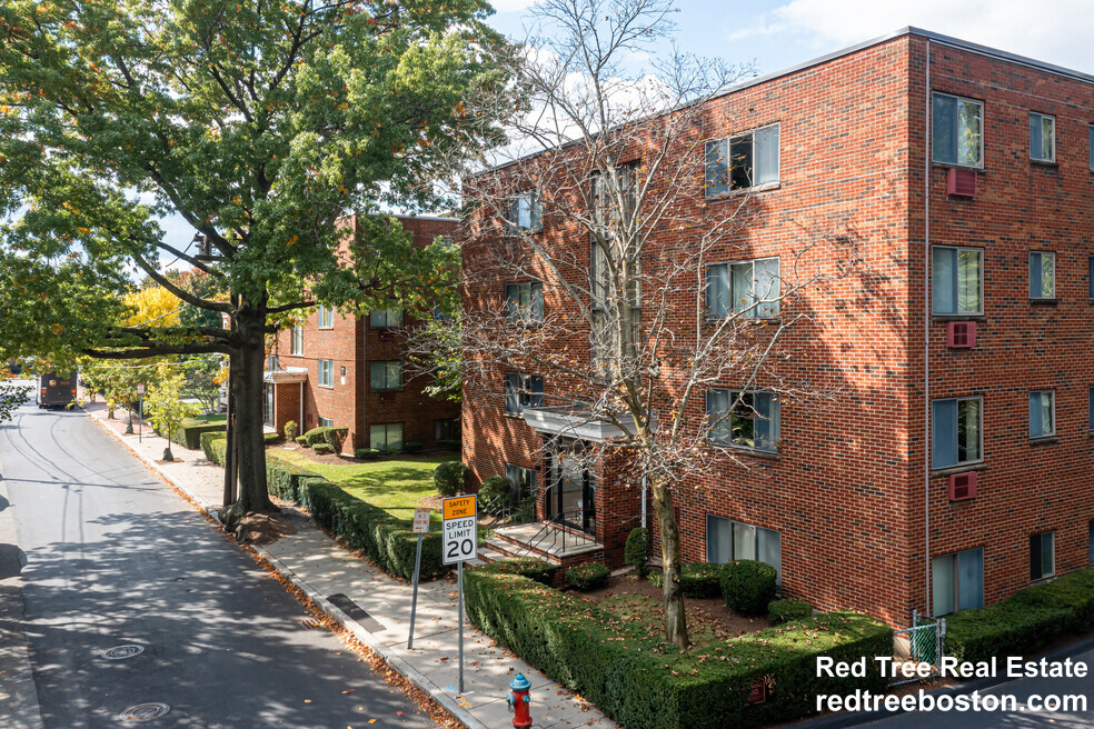 Studio bed, 1 bath apartment for rent at 9 Chester St Unit 4, North Cambridge