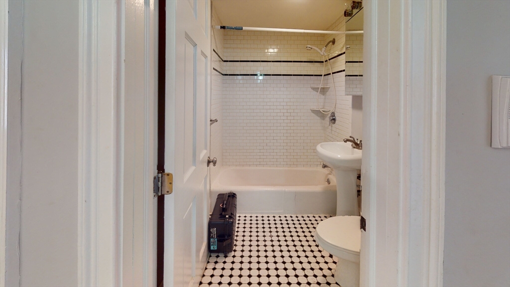 2 bed, 2 bath apartment for rent at 9 Chesterton St Unit 1, Roxbury — photo 9 of 10