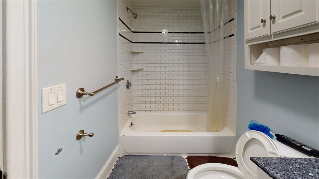 2 bed, 2 bath apartment for rent at 9 Chesterton St Unit 2, Roxbury — photo 5 of 10