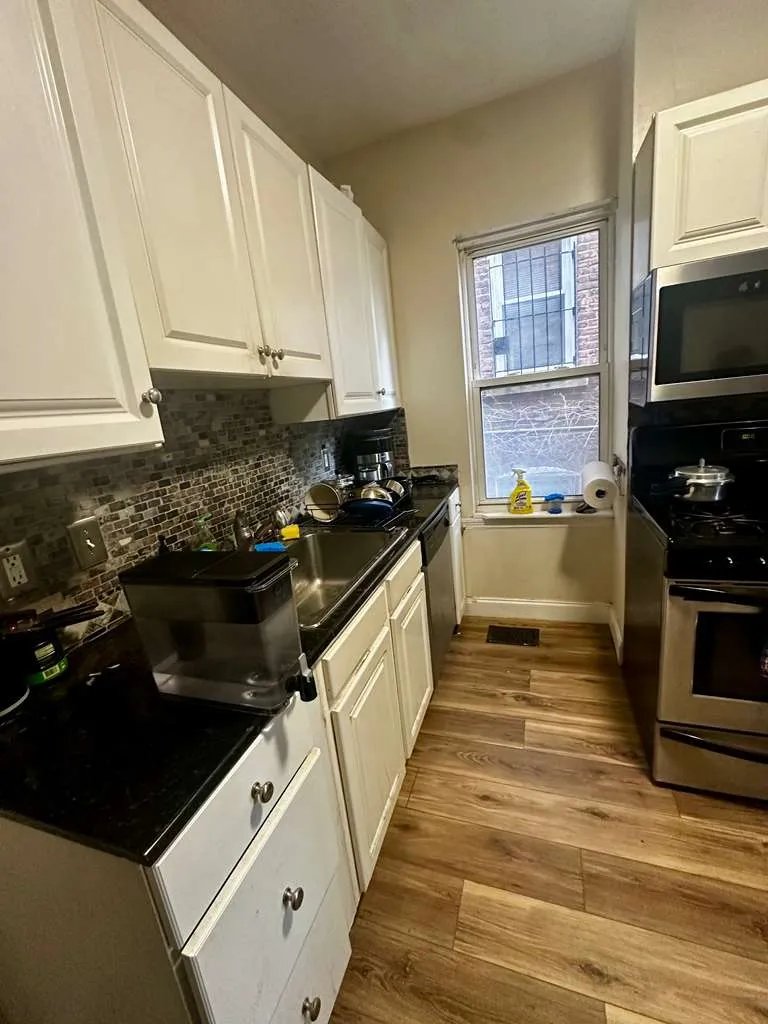 4 bed, 2 bath apartment for rent at 9 Chilcott Pl Unit 1, Jamaica Plain — photo 4 of 16