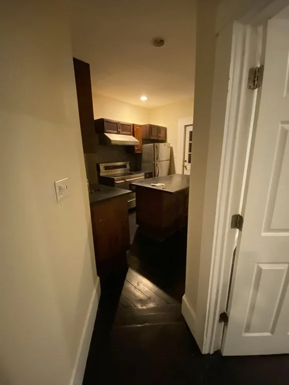 4 bed, 1 bath apartment for rent at 9 Chilcott Pl Unit 3, Jamaica Plain — photo 15 of 26