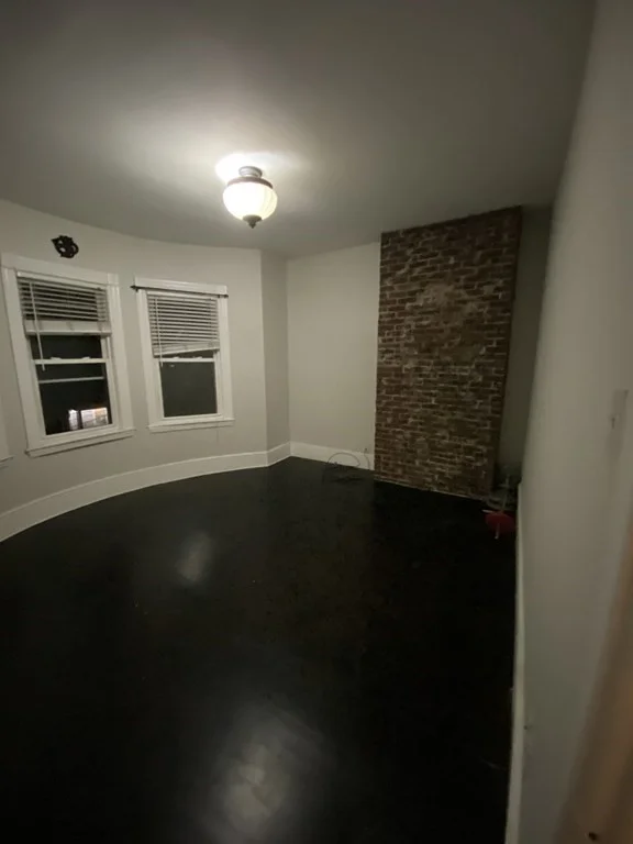 4 bed, 1 bath apartment for rent at 9 Chilcott Pl Unit 3, Jamaica Plain — photo 3 of 26