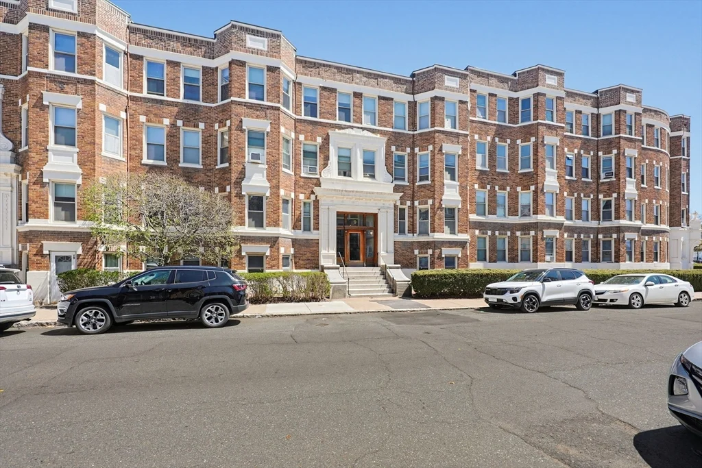 1 bed, 1 bath apartment for rent at 9 Colborne Rd Unit 11, Brighton — photo 13 of 16