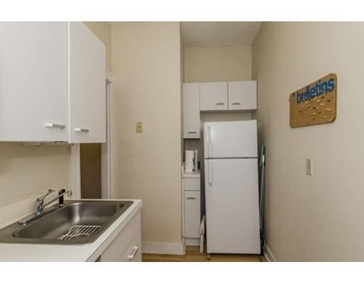 Studio bed, 1 bath apartment for rent at 9 Colborne Rd Unit 17, Brighton — photo 14 of 17