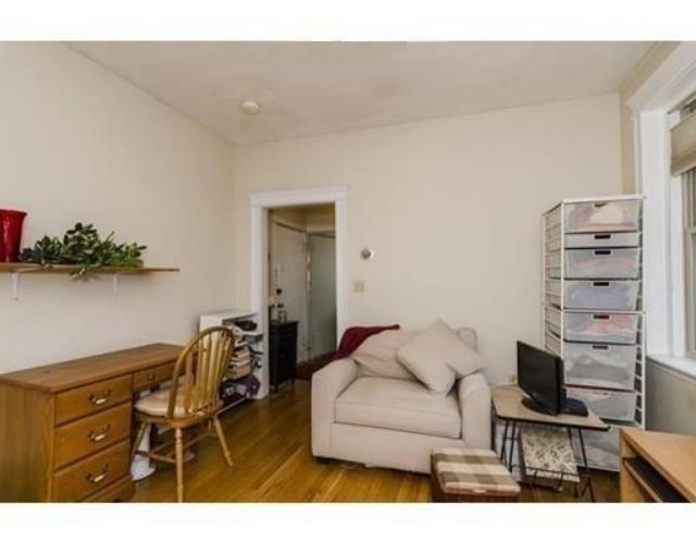 Studio bed, 1 bath apartment for rent at 9 Colborne Rd Unit 17, Brighton — photo 10 of 17