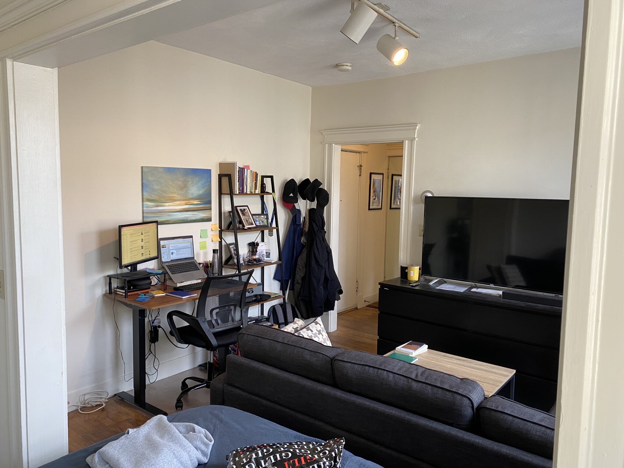 Studio bed, 1 bath apartment for rent at 9 Colborne Rd Unit 17, Brighton — photo 3 of 17