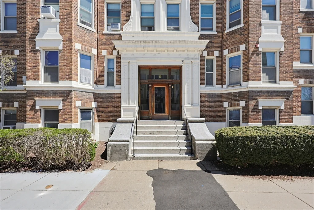 1 bed, 1 bath apartment for rent at 9 Colborne Rd Unit 2, Brighton — photo 13 of 17