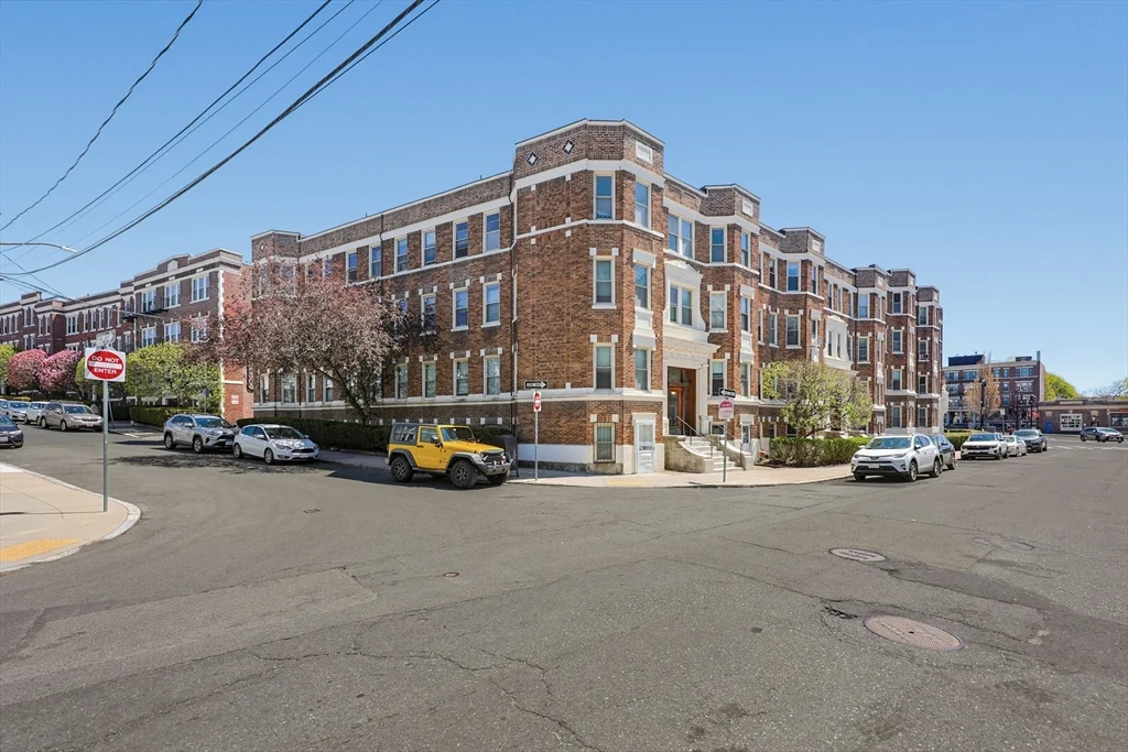 1 bed, 1 bath apartment for rent at 9 Colborne Rd Unit 2, Brighton — photo 14 of 17