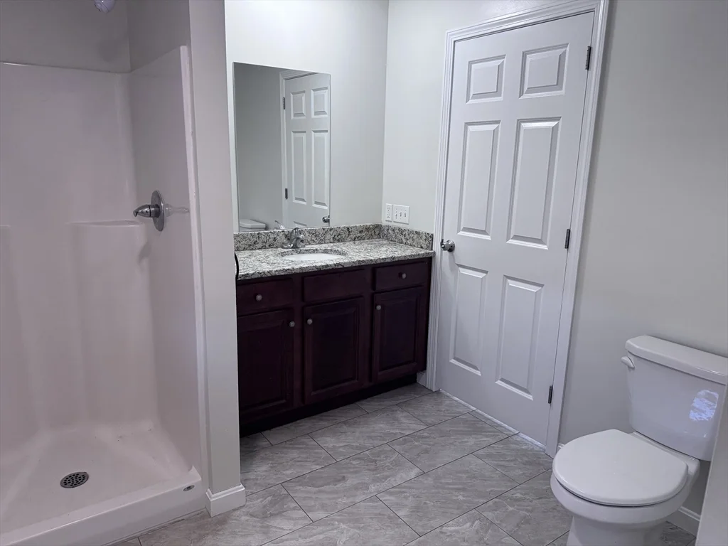 3 bed, 2 bath apartment for rent at 9 Columbia Unit 1, Holyoke — photo 4 of 16