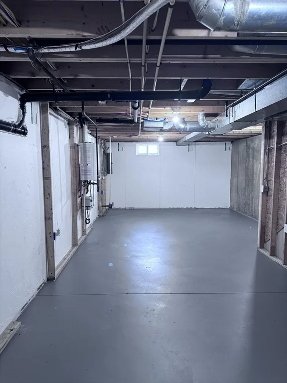 3 bed, 2 bath apartment for rent at 9 Columbia Unit 1, Holyoke — photo 14 of 16