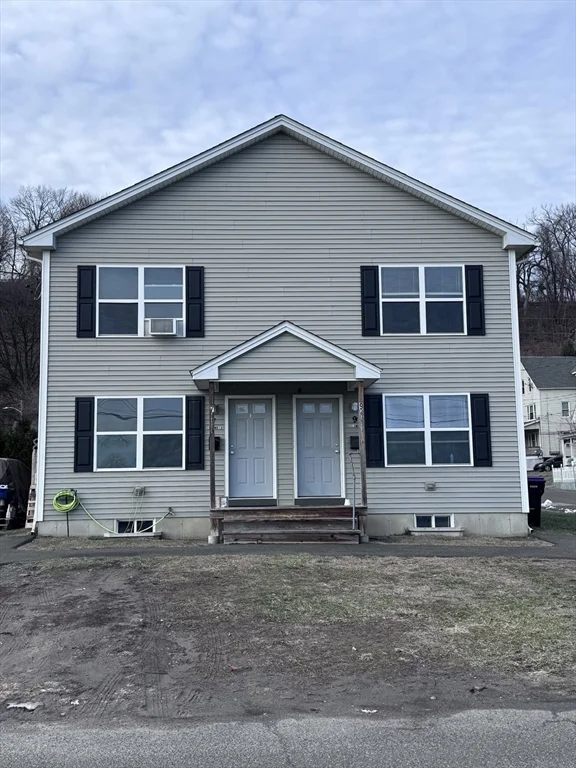 3 bed, 2 bath apartment for rent at 9 Columbia Unit 1, Holyoke — photo 1 of 16