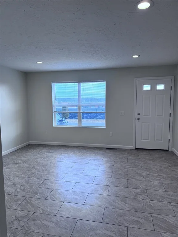3 bed, 2 bath apartment for rent at 9 Columbia Unit 1, Holyoke — photo 7 of 16