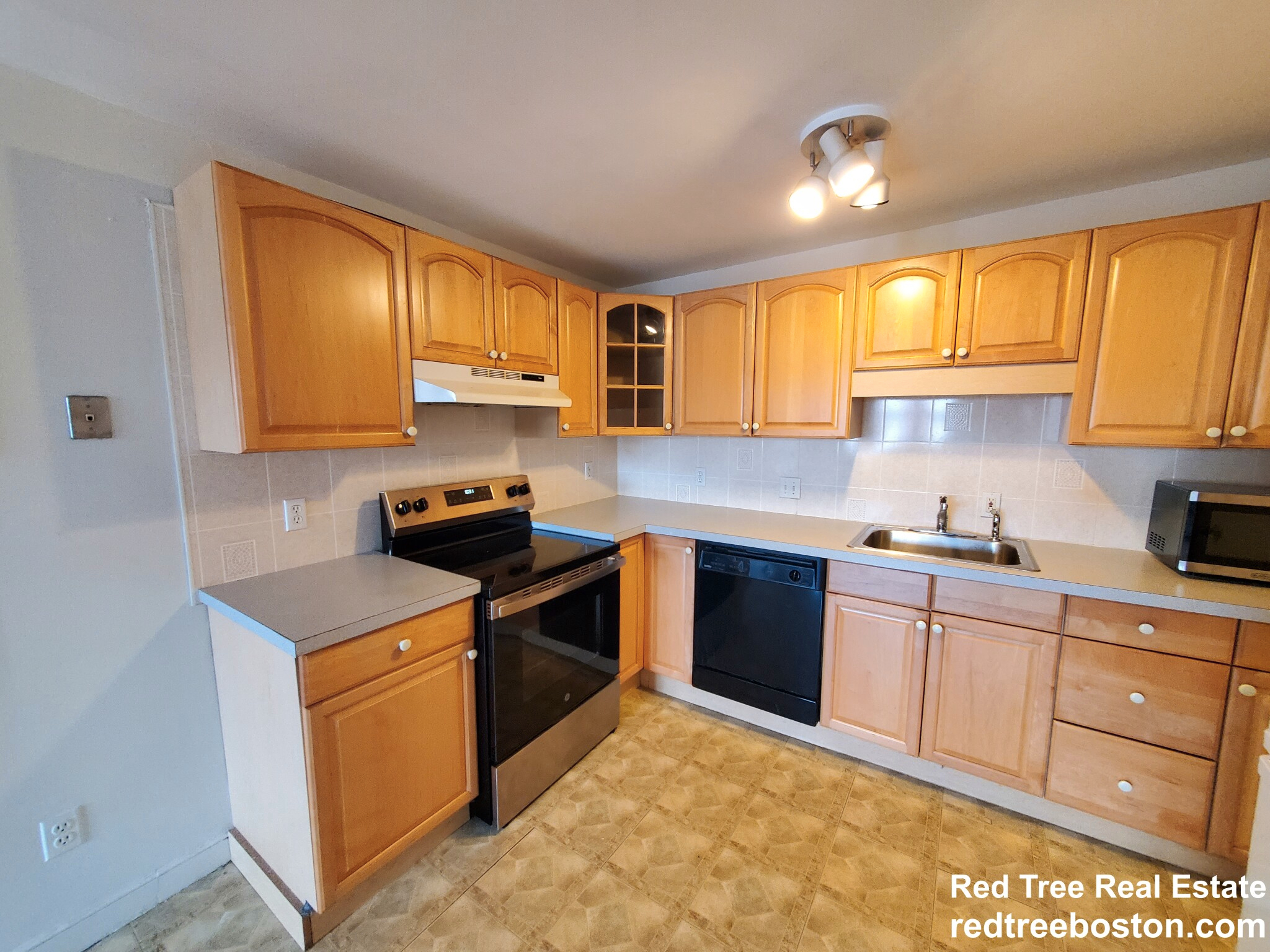 2 bed, 1 bath apartment for rent at 9 Commonwealth Ct Unit 13, Brighton — photo 4 of 12