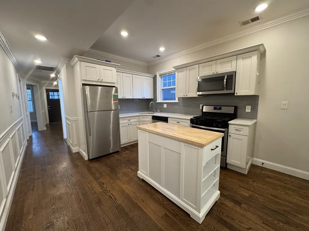 2 bed, 1 bath apartment for rent at 9 Cornwall St Unit 1, Jamaica Plain — photo 11 of 22