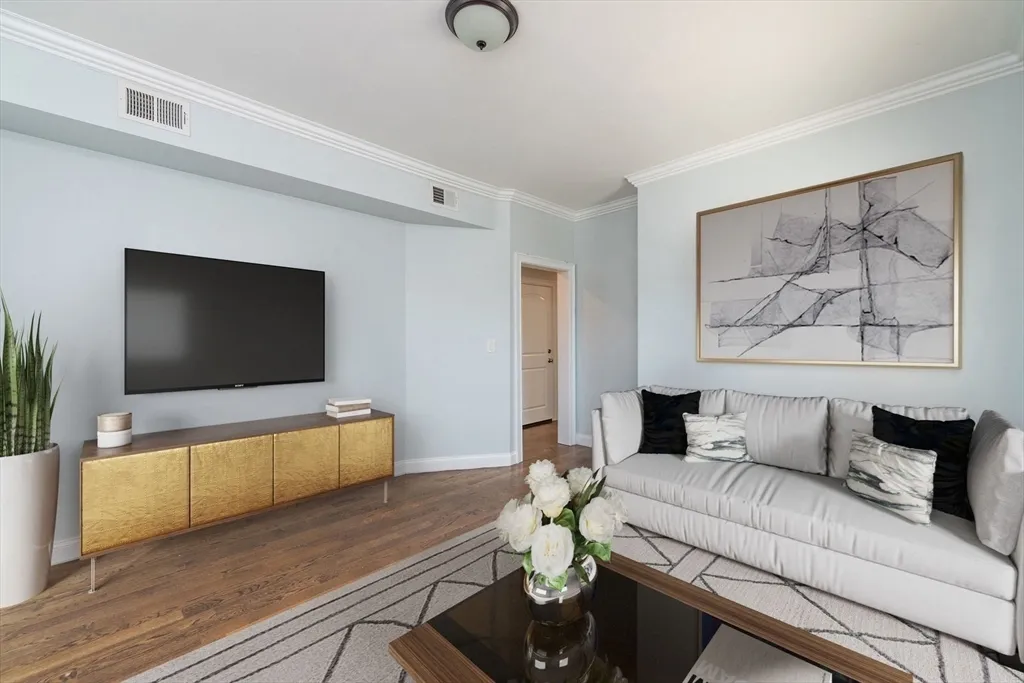 2 bed, 1 bath apartment for rent at 9 Cornwall St Unit 1, Jamaica Plain — photo 3 of 22