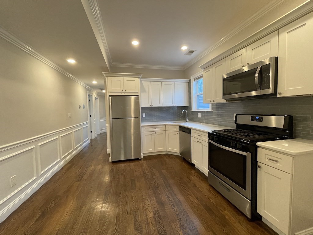 3 bed, 1 bath apartment for rent at 9 Cornwall St Unit 2, Jamaica Plain — photo 11 of 19