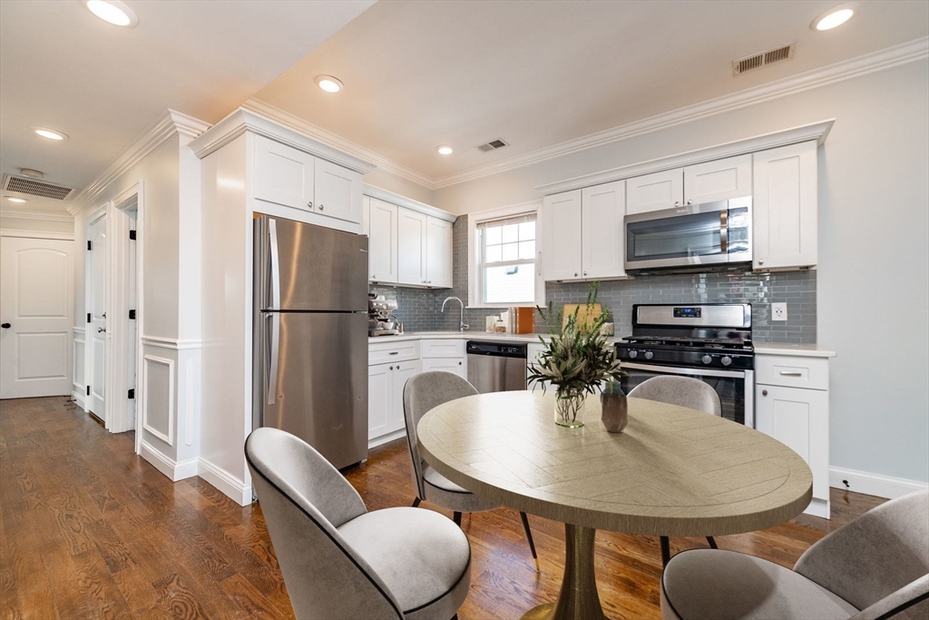 3 bed, 1 bath apartment for rent at 9 Cornwall St Unit 2, Jamaica Plain — photo 4 of 19
