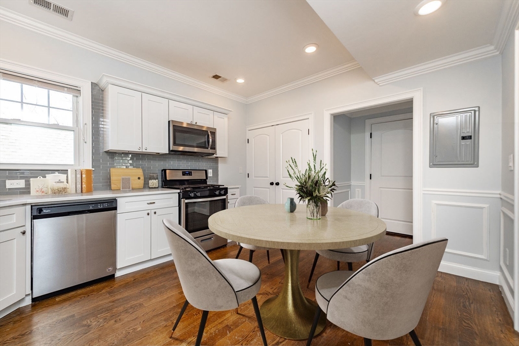 3 bed, 1 bath apartment for rent at 9 Cornwall St Unit 2, Jamaica Plain — photo 3 of 19