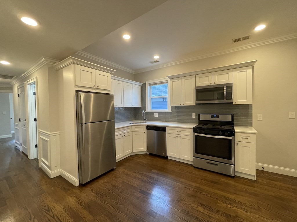 3 bed, 1 bath apartment for rent at 9 Cornwall St Unit 2, Jamaica Plain — photo 12 of 19