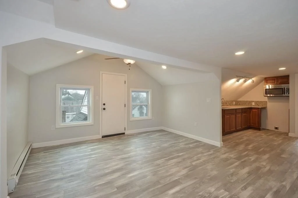2 bed, 1 bath apartment for rent at 9 Cottage Ct Unit 3, Middleboro — photo 1 of 6